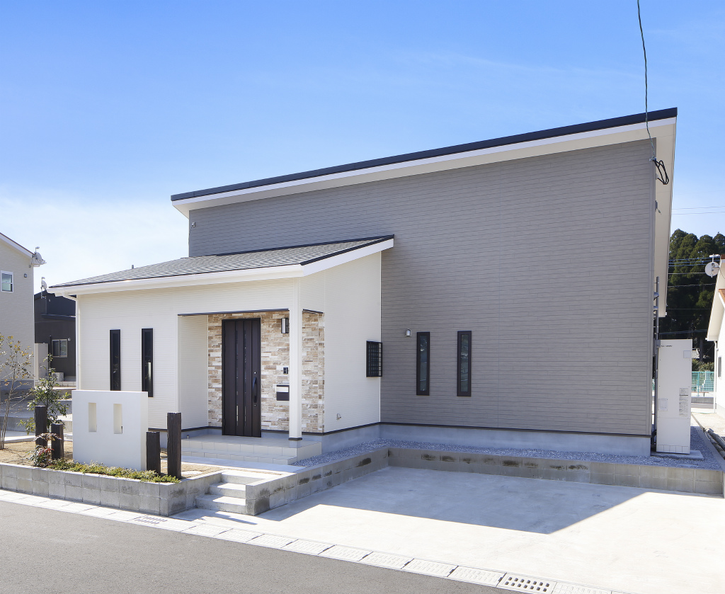 広がりを感じる空間でのびのび過ごせるおうち。