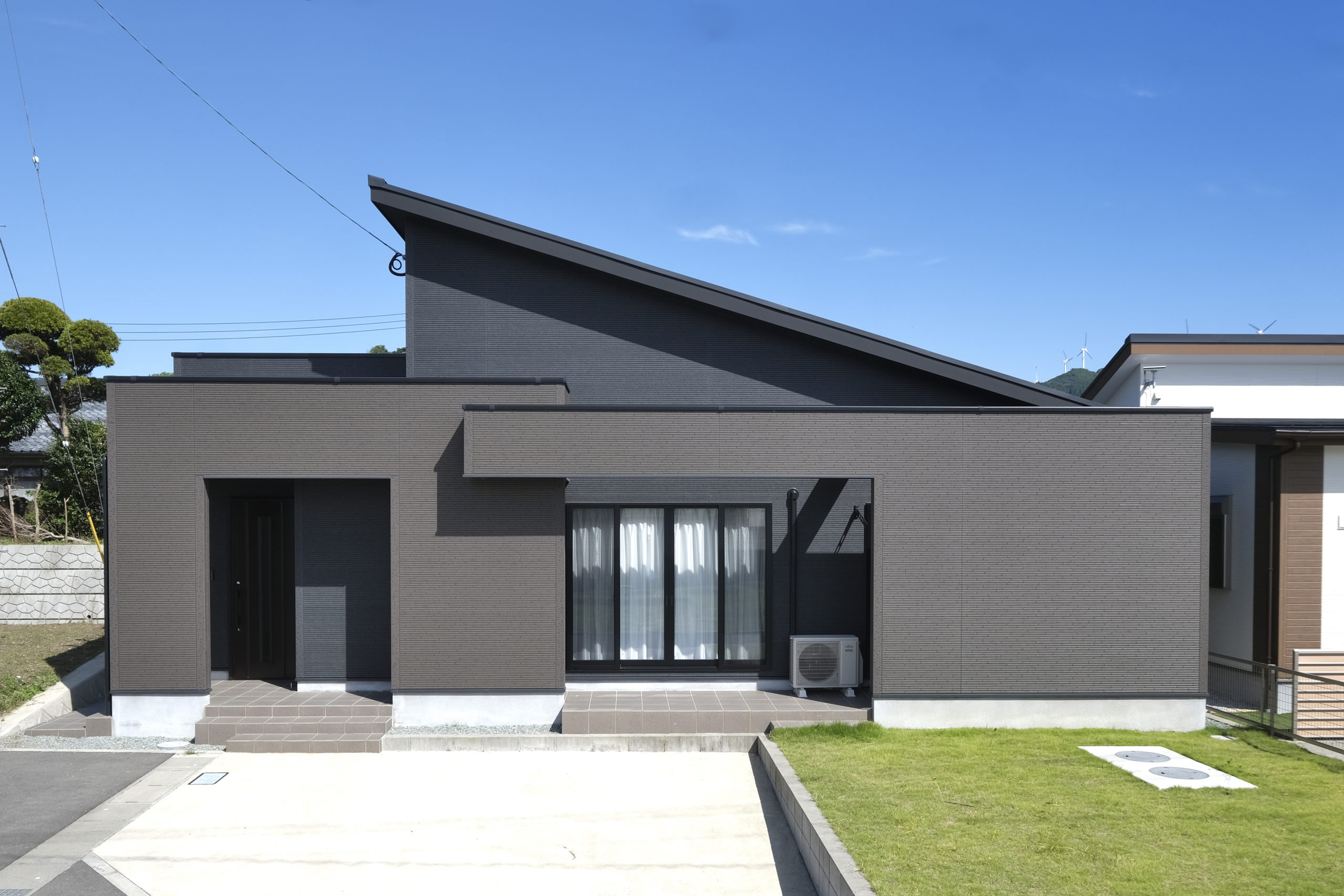 長く住みやすい平屋造りで、つながりを感じる暮らしを。