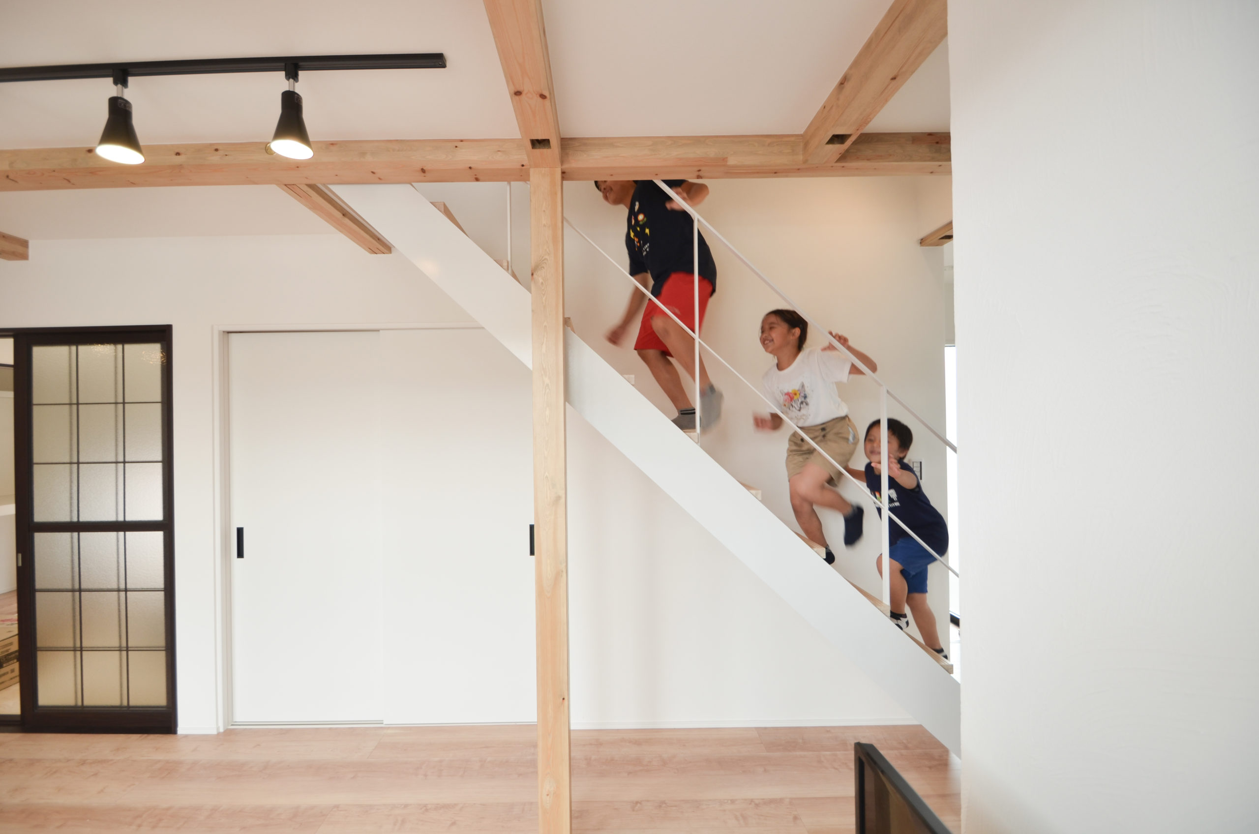 空間と家族を緩やかにつなぐおうち。