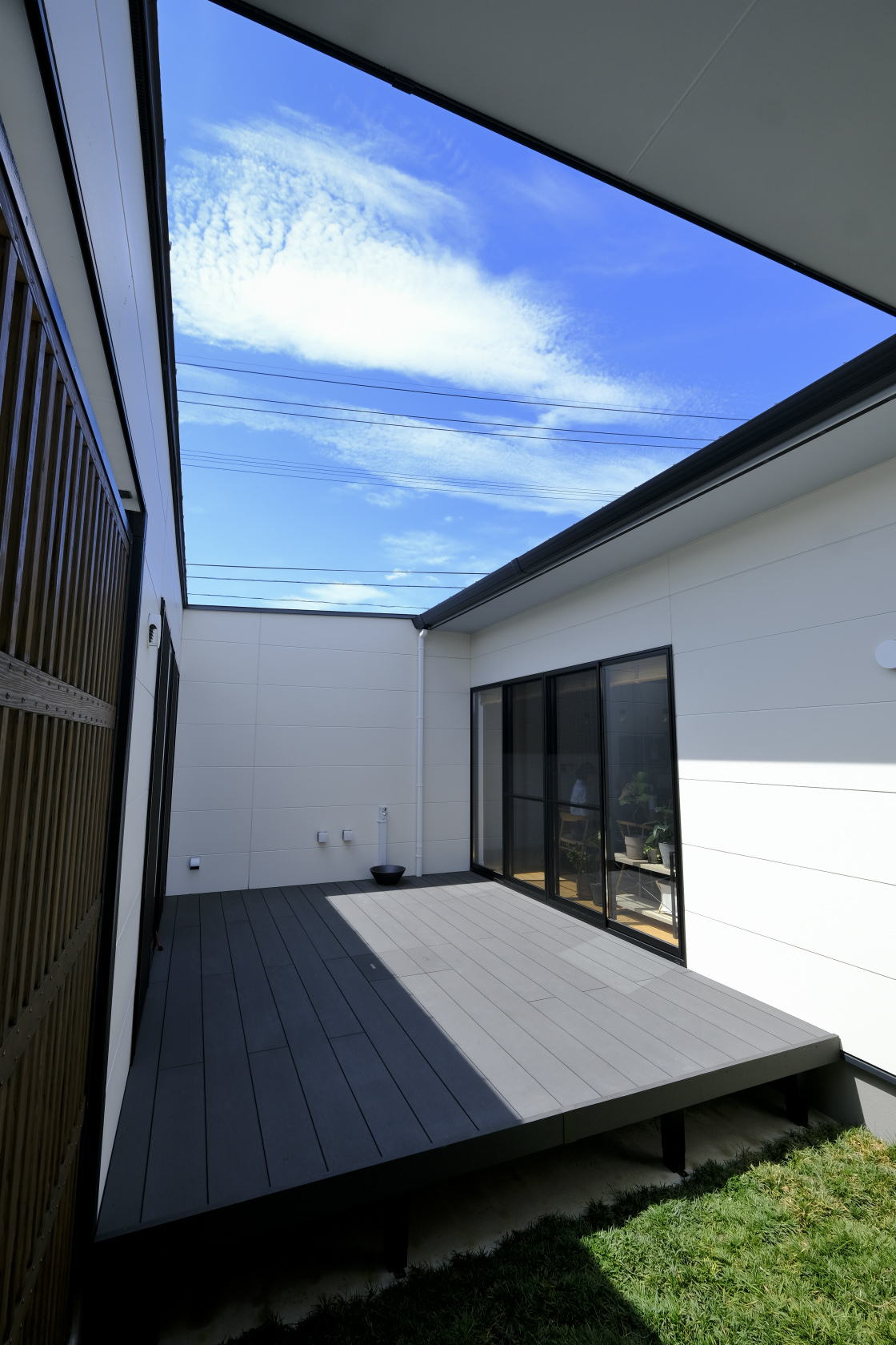 屋外スペースを取り込んで伸びやかな暮らしを楽しむ。