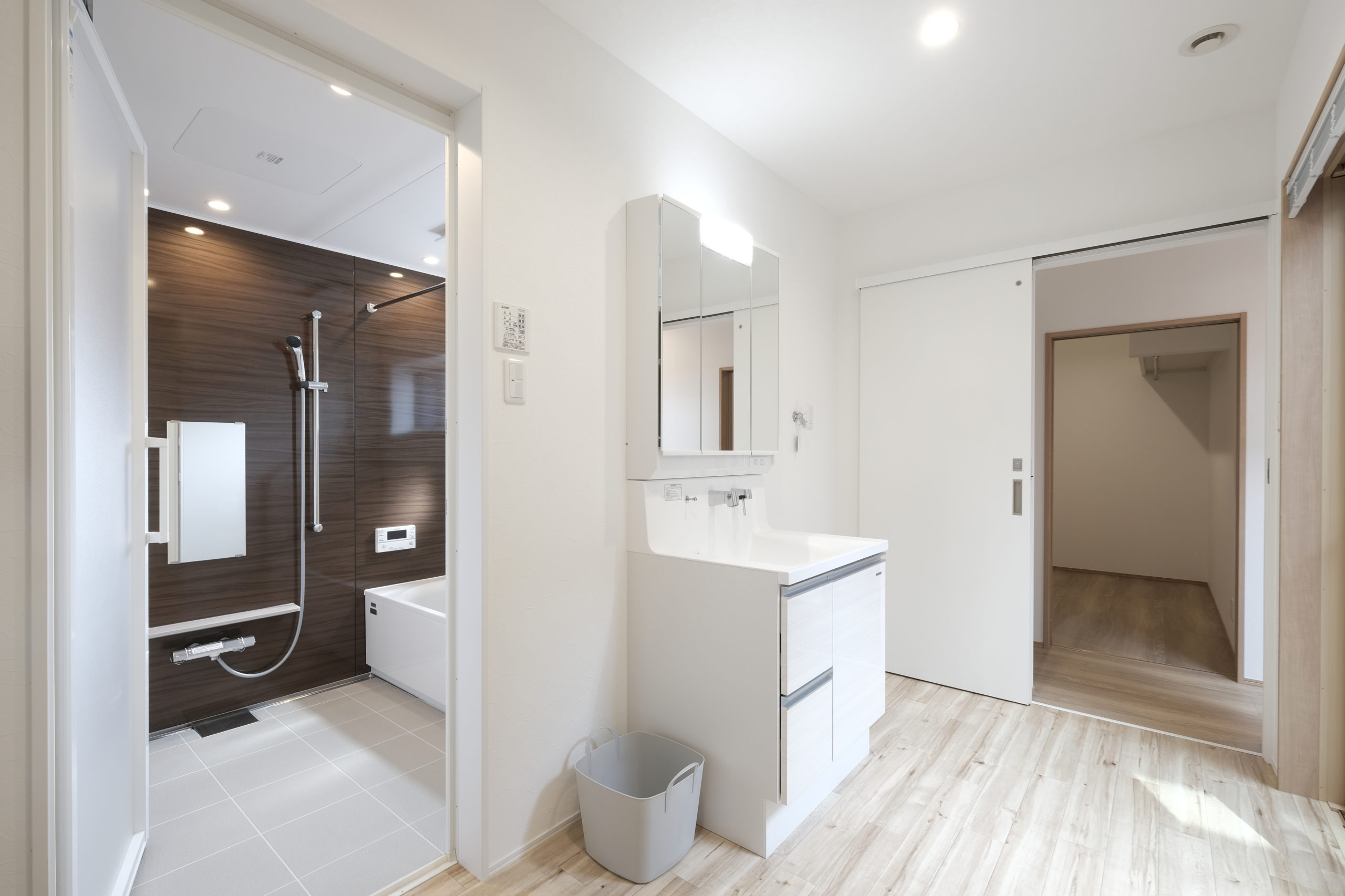 空間と家族を優しく繋ぐ中庭のある平屋の暮らし