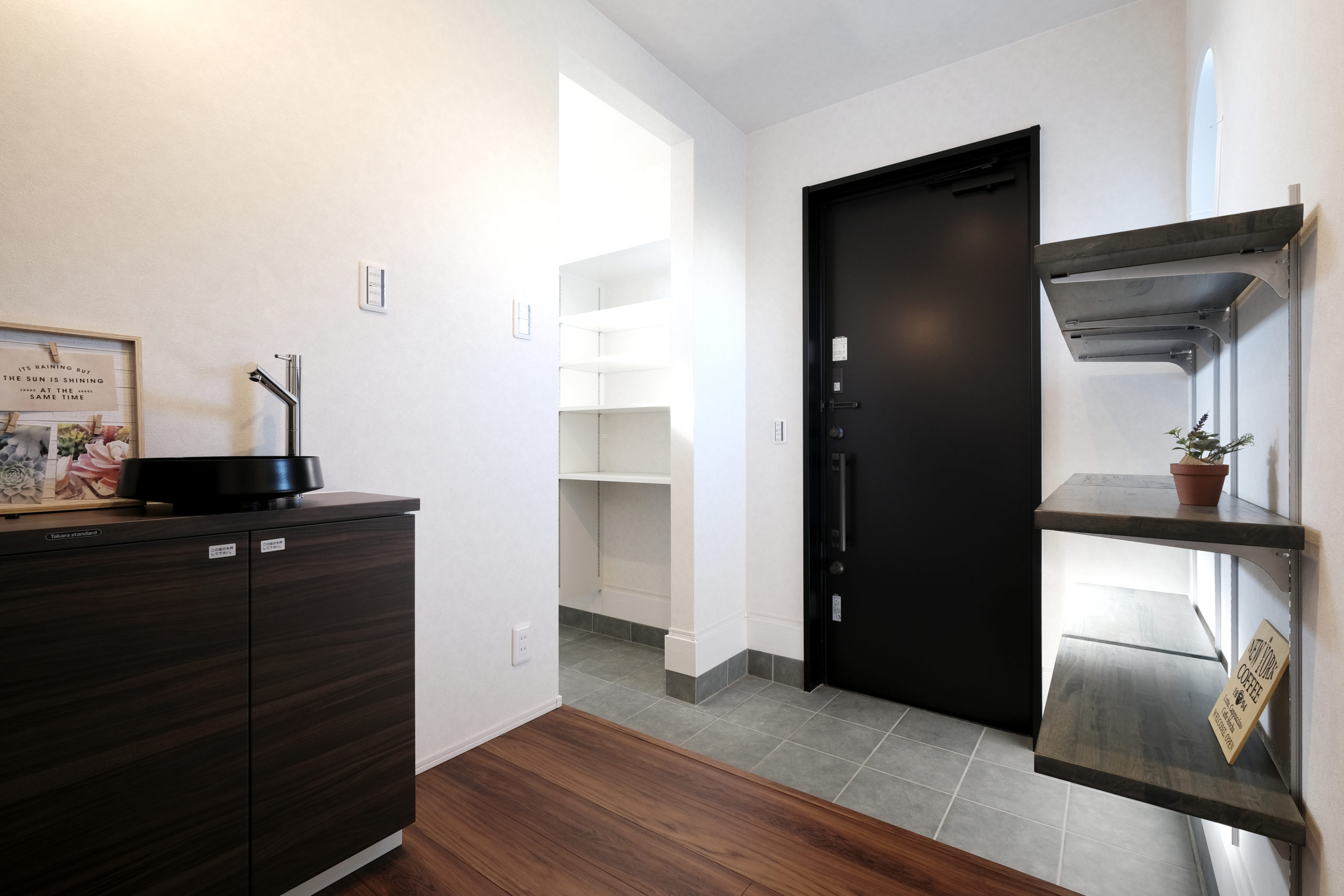 帰宅後の流れがスムーズに。回遊動線で軽やかに暮らす。