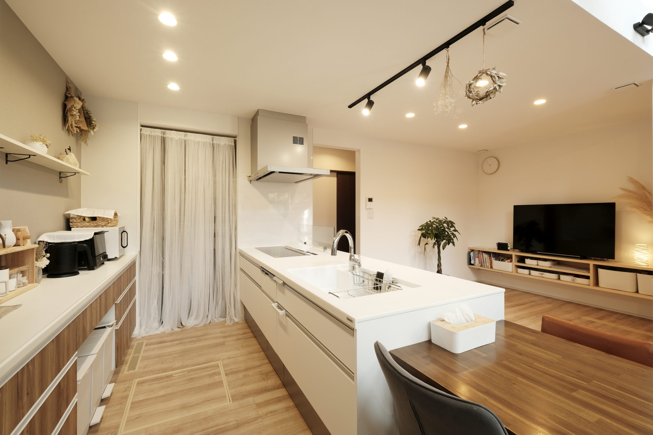 ほどよい距離感で緩やかに家族をつなぐ二世帯住宅