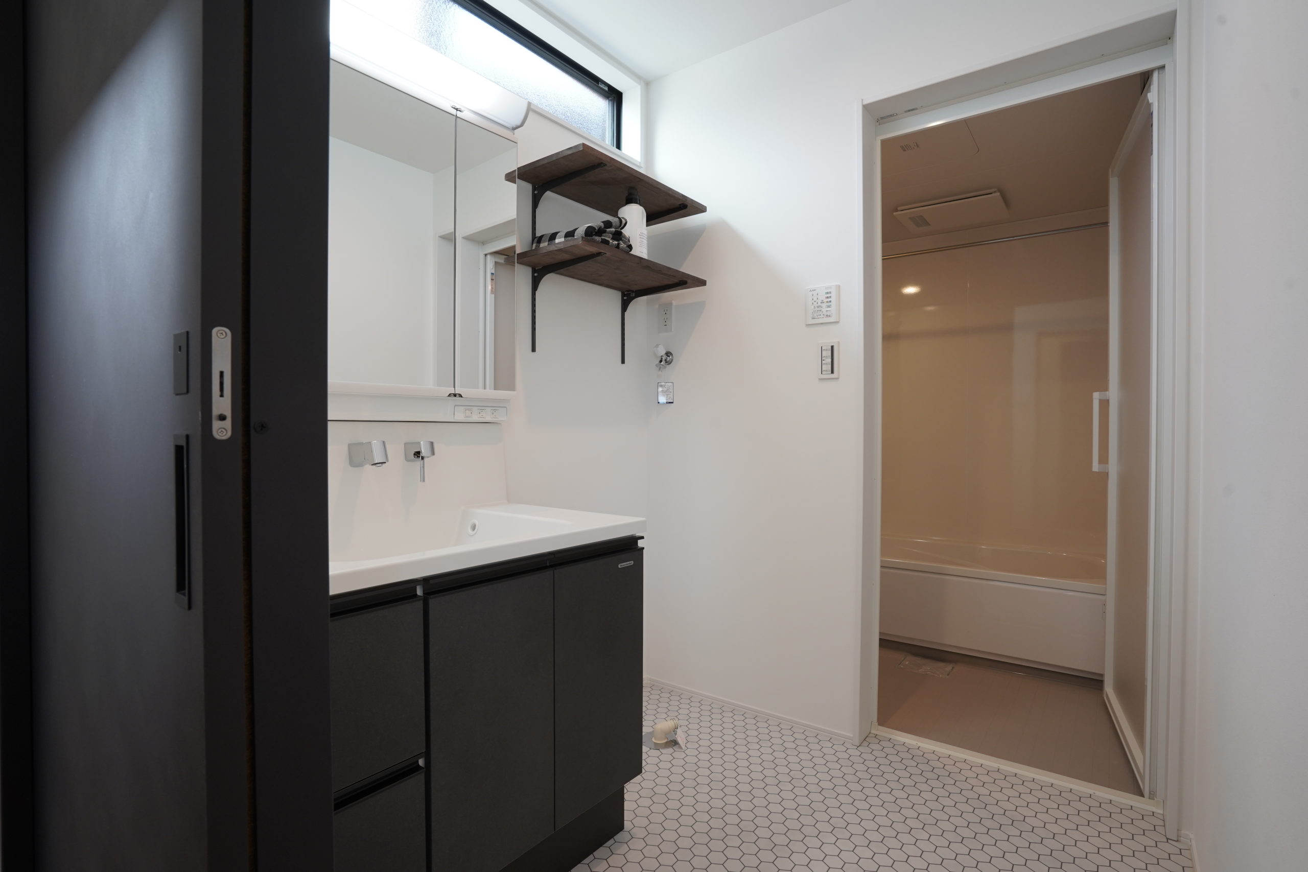 暮らしを飾る、アート感のあるデザイン。