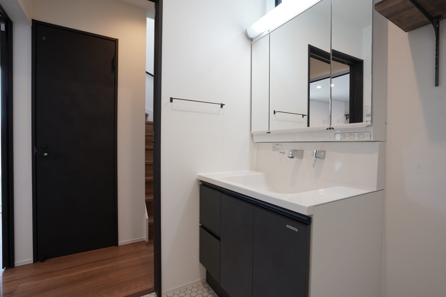 暮らしを飾る、アート感のあるデザイン。