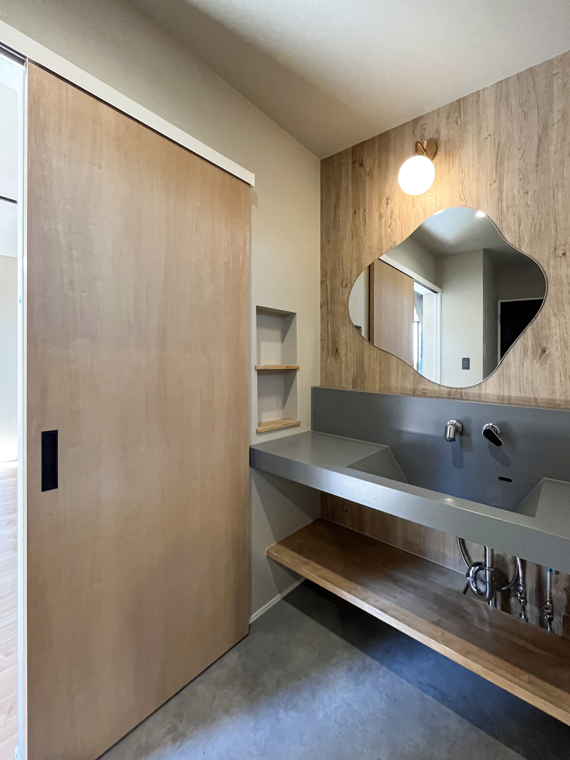 最短の家事動線だけじゃない。住み手のセンスと神配色が光る家