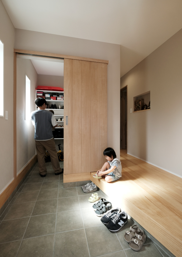 毎日を快適にする“2WAY動線”とヌックのある子育ての家。